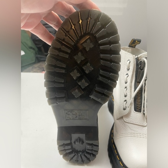 Dr Marteens Sinclair Boots - Picture 5 of 9